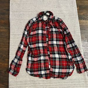 *NWOT* American Eagle Outfitters plaid flannel button down shirt - SMALL
